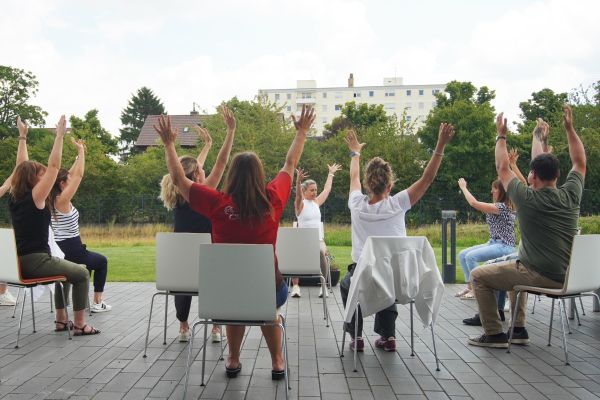 Yoga auf dem Stuhl in Roxheim